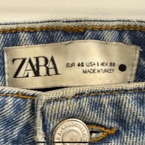 ZARA Light Wash High-Rise Women’s Jeans
